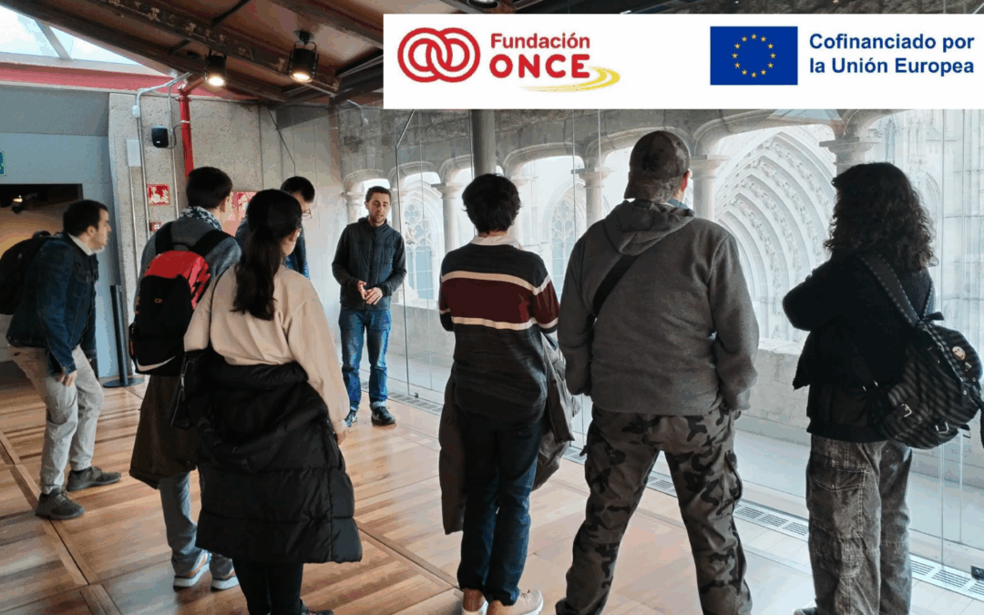 El joves del programa ”Actívate uno a uno” fan una visita al Museu Diocesà de Barcelona